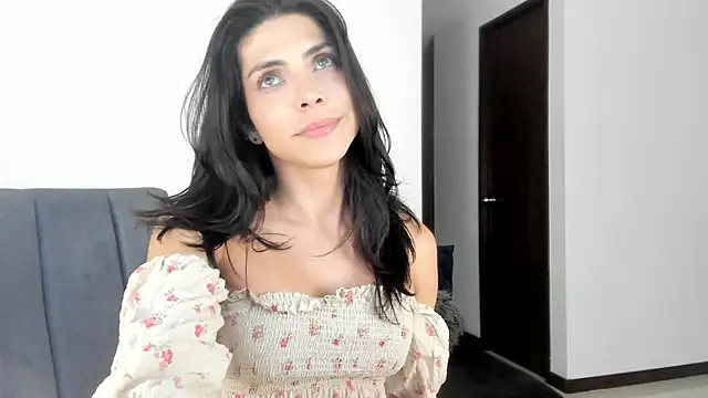 angelturned001 online show from 6, 3, 2025