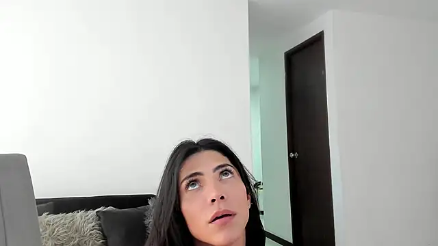 angelturned001 online show from 12, 3, 2025