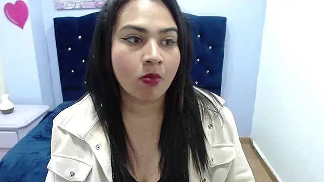 Snapshot of lucianaa_25 chatting on 4, 12, 2024 lucianaa 25 online show from 4, 12, 2024