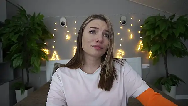 IceDanielles online show from 7, 1, 2025