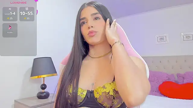 Snapshot of carlaperez_ chatting on 8, 10, 2025 carlaperez online show from 8, 10, 2025