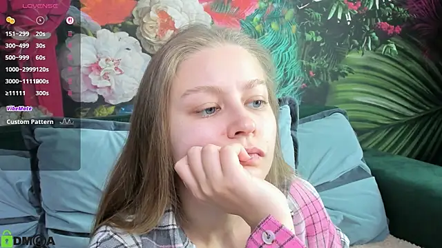 Snapshot of Polumna_cute chatting on 24, 4, 2026 Polumna cute online show from 24, 4, 2026