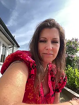 Snapshot of Lwhite1 chatting on 26, 4, 2026 Lwhite1 online show from 26, 4, 2026
