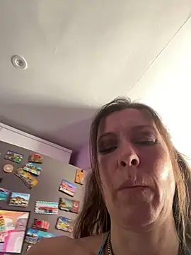 Snapshot of Lwhite1 chatting on 24, 5, 2026 Lwhite1 online show from 24, 5, 2026
