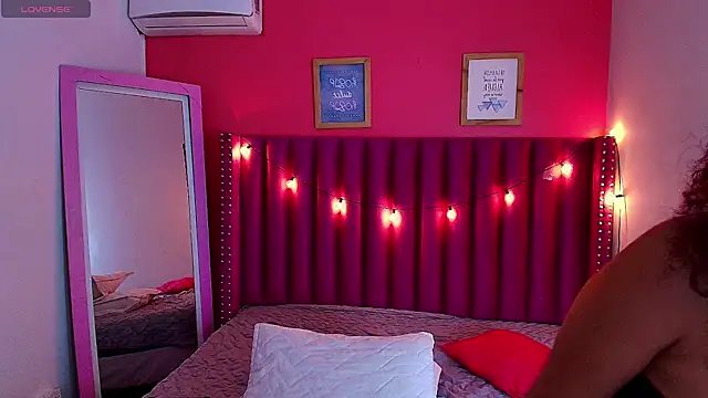 littleebonny online show from 25, 12, 2024