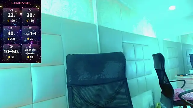 KayleighDreams  online show from 7, 3, 2025