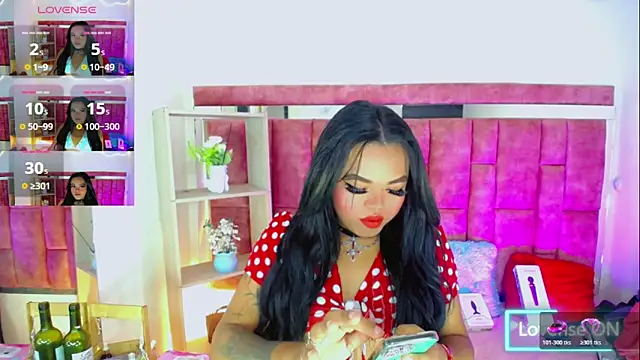Snapshot of KayleighDreams_ chatting on 10, 6, 2026 KayleighDreams online show from 10, 6, 2026