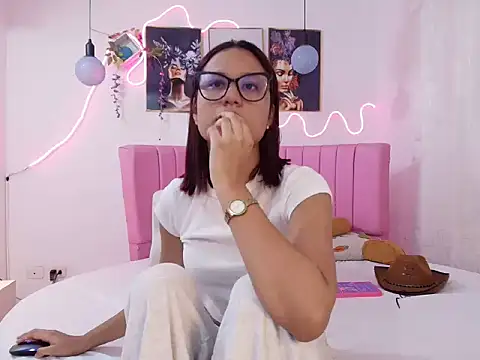 Snapshot of Azul_horney chatting on 23, 4, 2026 Azul horney online show from 23, 4, 2026