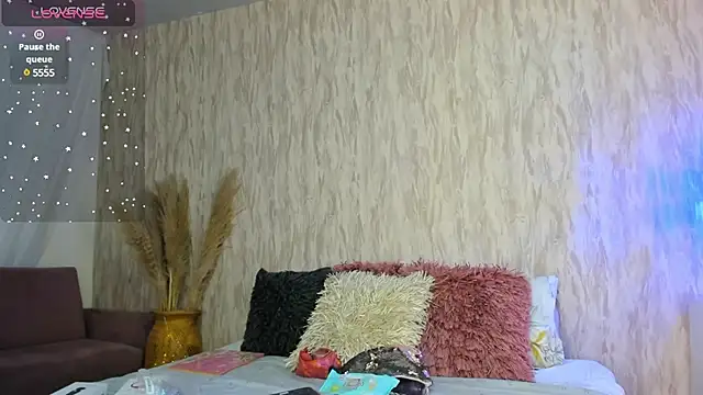 Snapshot of emily_parkerr chatting on 1, 2, 2025 emily parkerr online show from 1, 2, 2025