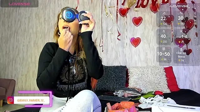 Snapshot of emily_parkerr chatting on 13, 2, 2025 emily parkerr online show from 13, 2, 2025