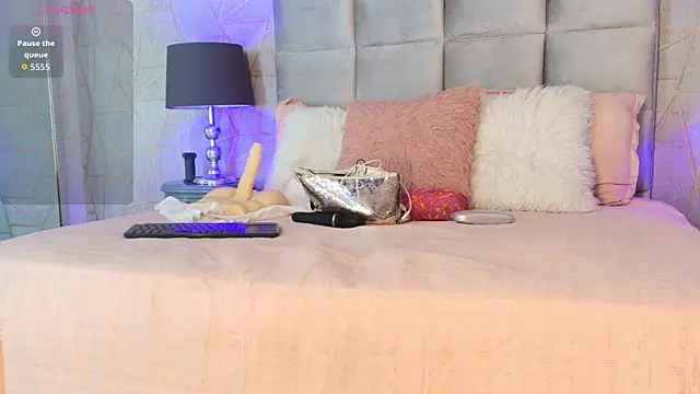 emily parkerr online show from 22, 4, 2026