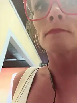 Snapshot of vixendoll87 chatting on 29, 1, 2025 vixendoll87 online show from 29, 1, 2025