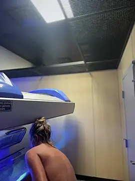 Snapshot of vixendoll87 chatting on 5, 2, 2025 vixendoll87 online show from 5, 2, 2025