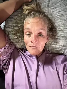 Snapshot of vixendoll87 chatting on 14, 2, 2025 vixendoll87 online show from 14, 2, 2025