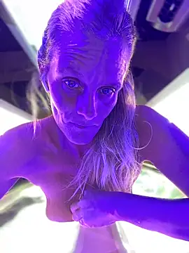 Snapshot of vixendoll87 chatting on 28, 2, 2025 vixendoll87 online show from 28, 2, 2025