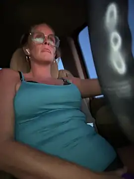 Snapshot of vixendoll87 chatting on 11, 3, 2025 vixendoll87 online show from 11, 3, 2025