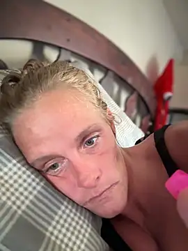 Snapshot of vixendoll87 chatting on 18, 3, 2025 vixendoll87 online show from 18, 3, 2025