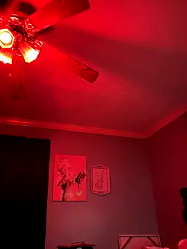 Snapshot of vixendoll87 chatting on 19, 10, 2025 vixendoll87 online show from 19, 10, 2025