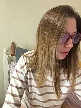 BeatriceTender online show from 8, 4, 2026