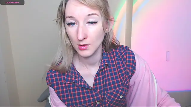 Snapshot of AmandaSell chatting on 3, 6, 2026 AmandaSell online show from 3, 6, 2026