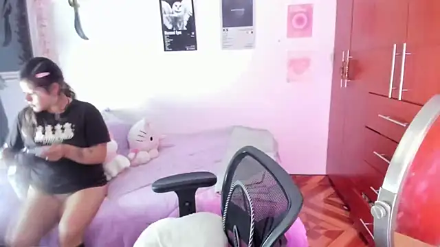 StephaniFox online show from 10, 4, 2026