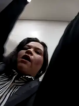 Snapshot of Julieta-tits chatting on 6, 12, 2024 Julieta-tits online show from 6, 12, 2024