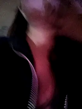 Snapshot of Julieta-tits chatting on 11, 1, 2025 Julieta-tits online show from 11, 1, 2025