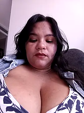Snapshot of Julieta-tits chatting on 25, 2, 2026 Julieta-tits online show from 25, 2, 2026