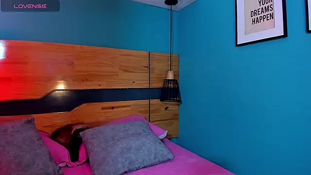 Tamaraakins online show from 10, 10, 2025