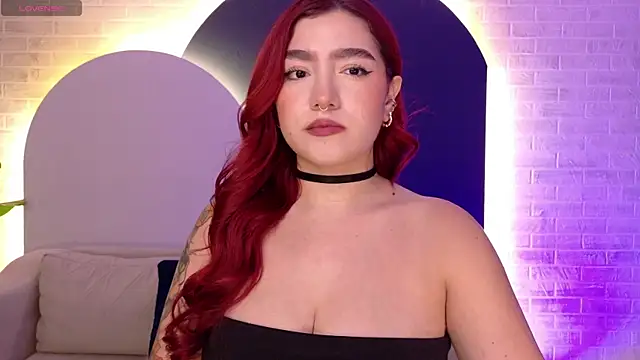Snapshot of ViolettCastel chatting on 5, 3, 2026 ViolettCastel online show from 5, 3, 2026