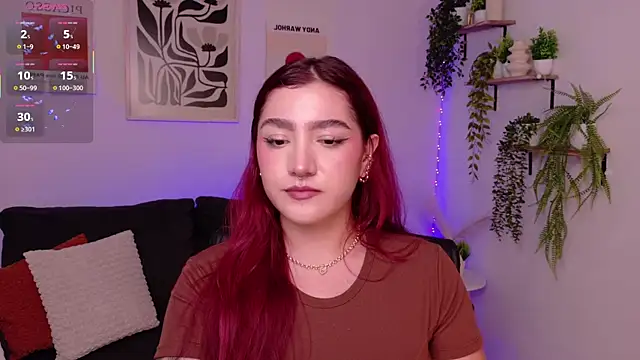 Snapshot of ViolettCastel chatting on 1, 4, 2026 ViolettCastel online show from 1, 4, 2026