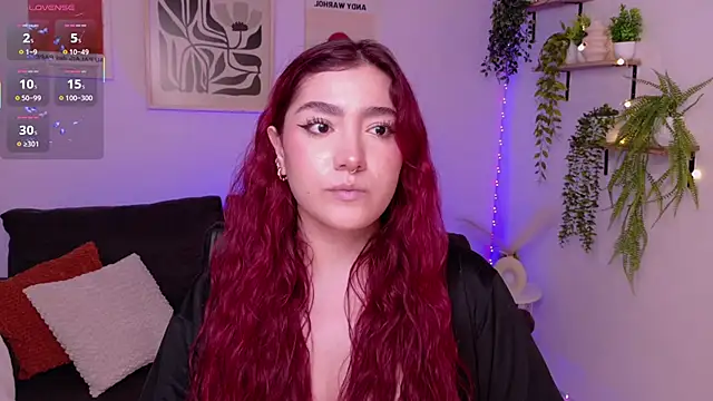 Snapshot of ViolettCastel chatting on 2, 4, 2026 ViolettCastel online show from 2, 4, 2026
