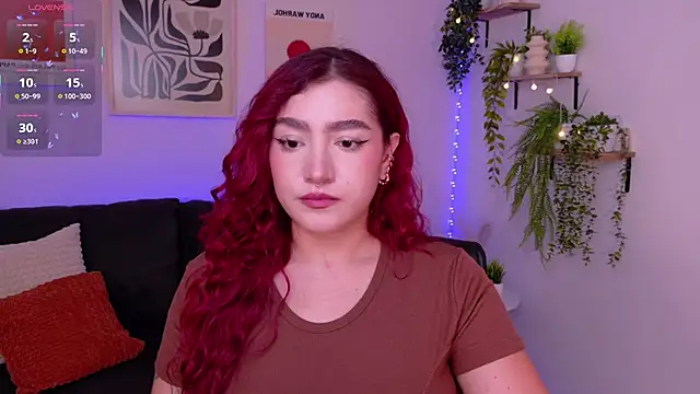 Snapshot of ViolettCastel chatting on 9, 4, 2026 ViolettCastel online show from 9, 4, 2026