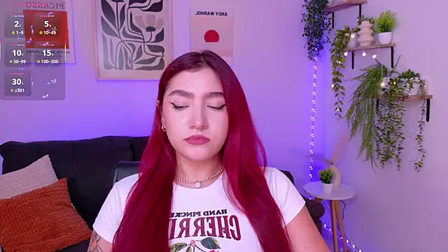 Snapshot of ViolettCastel chatting on 14, 4, 2026 ViolettCastel online show from 14, 4, 2026