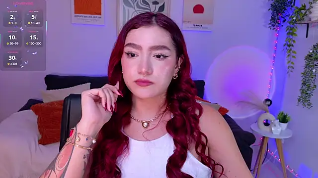 Snapshot of ViolettCastel chatting on 7, 7, 2026 ViolettCastel online show from 7, 7, 2026