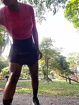 sweetsarabig22cm online show from 23, 9, 2025