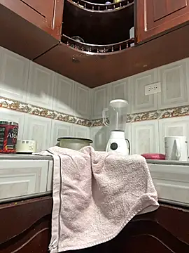 sweetsarabig22cm online show from 11, 4, 2026