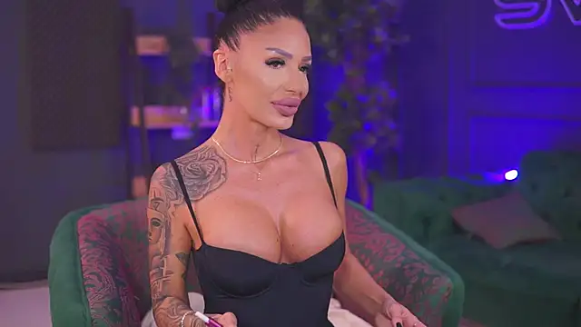 RaquelleVon online show from 30, 1, 2025