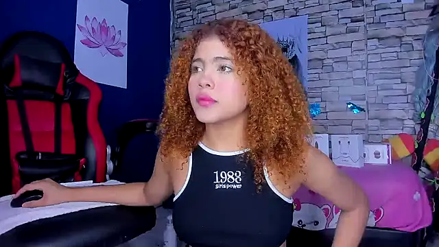 sofiacastillo01 online show from 28, 1, 2025