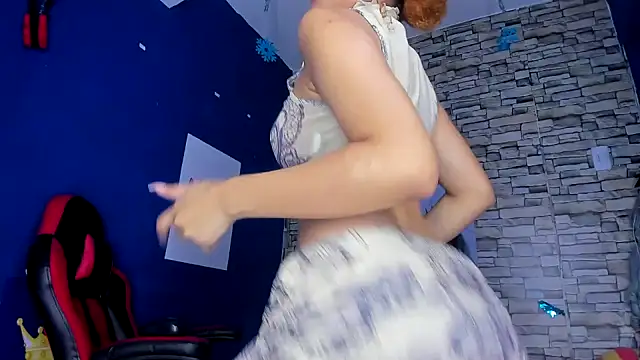 sofiacastillo01 online show from 30, 1, 2025