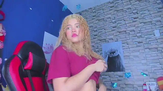 sofiacastillo01 online show from 22, 2, 2025