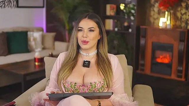 EvaSunderland online show from 12, 1, 2025