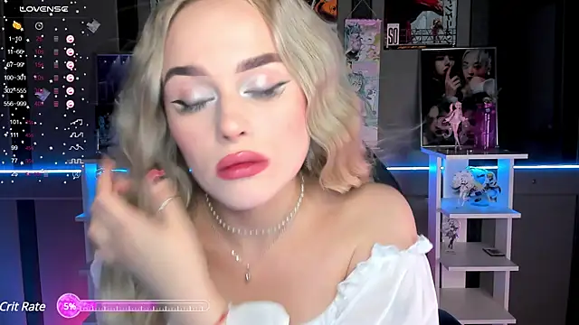 Snapshot of Ellen_Soft chatting on 5, 1, 2025 Ellen Soft online show from 5, 1, 2025