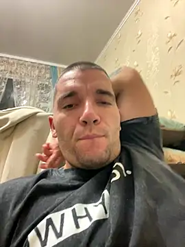 Snapshot of BadBoy_92 chatting on 30, 11, 2025 BadBoy 92 online show from 30, 11, 2025