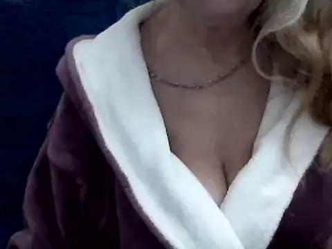 CarlyTreat online show from 3, 1, 2025