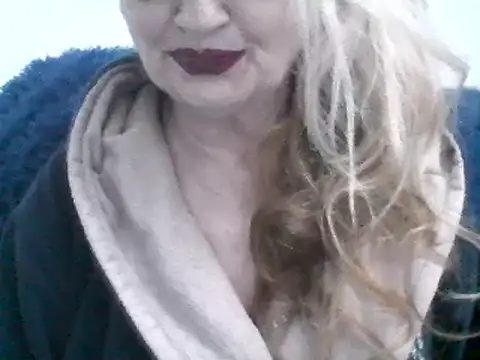 CarlyTreat online show from 10, 2, 2025