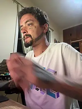 Snapshot of gboy171 chatting on 12, 4, 2026 gboy171 online show from 12, 4, 2026