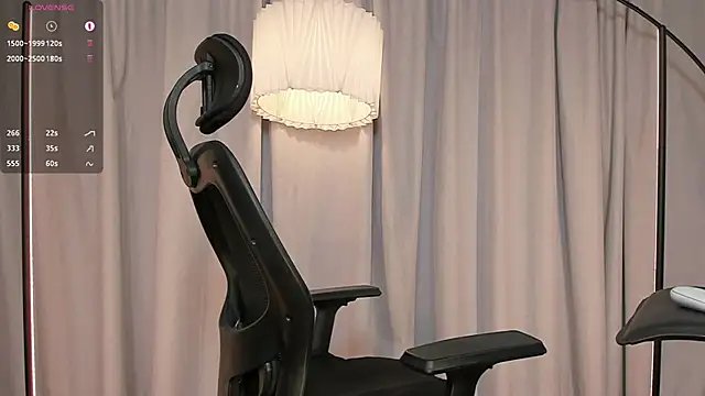 Snapshot of ariana_fitl_ chatting on 12, 10, 2025 ariana fitl online show from 12, 10, 2025