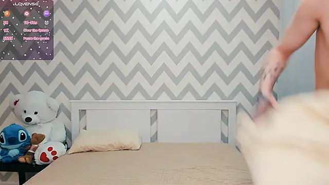 Snapshot of shaameless chatting on 12, 12, 2024 shaameless online show from 12, 12, 2024