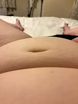 Snapshot of curvygirll2 chatting on 17, 11, 2025 curvygirll2 online show from 17, 11, 2025